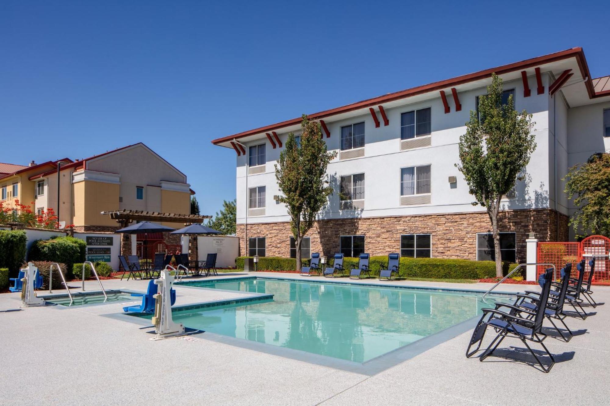 Holiday Inn Express Turlock By Ihg Ngoại thất bức ảnh