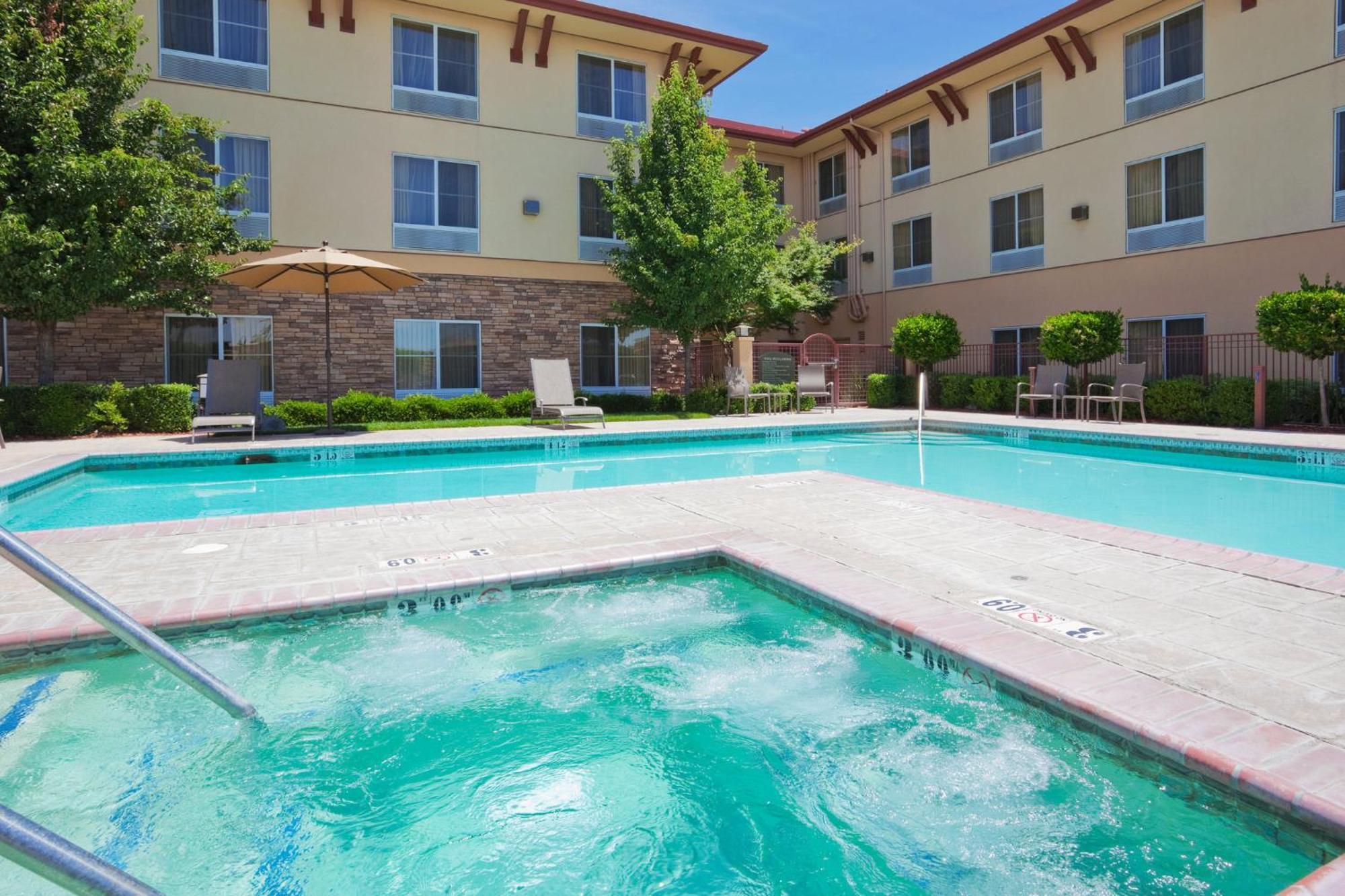 Holiday Inn Express Turlock By Ihg Ngoại thất bức ảnh